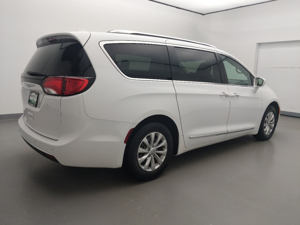 2018 Chrysler Pacifica - Passenger Rear Side