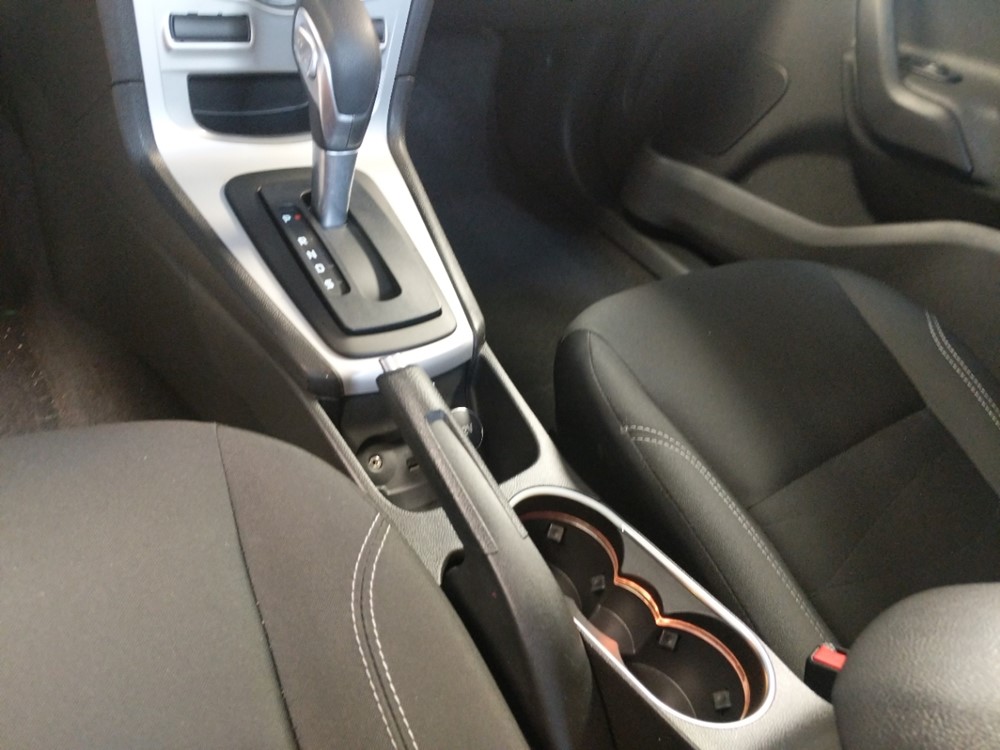 2017 Ford Fiesta - Center Console/Cup Holders
