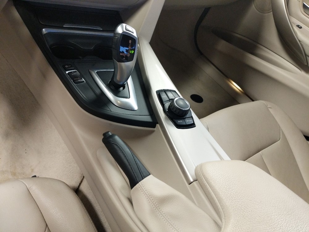 2012 BMW 328i - Center Console/Cup Holders