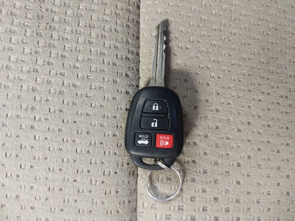 2014 Toyota Camry - Keys