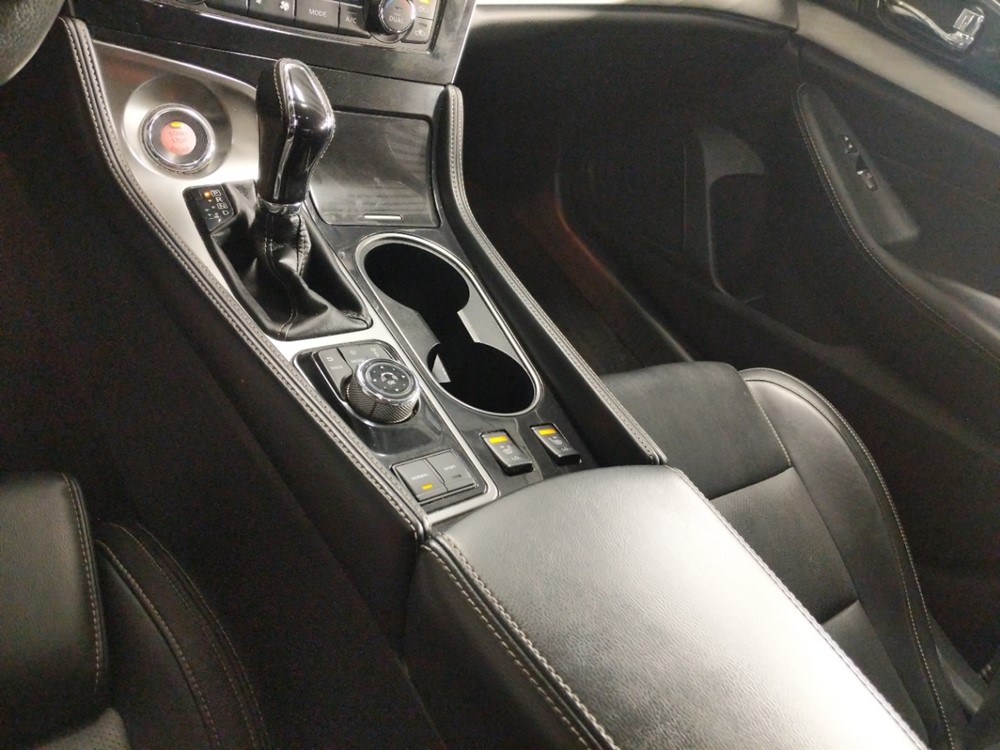 2017 Nissan Maxima - Center Console/Cup Holders