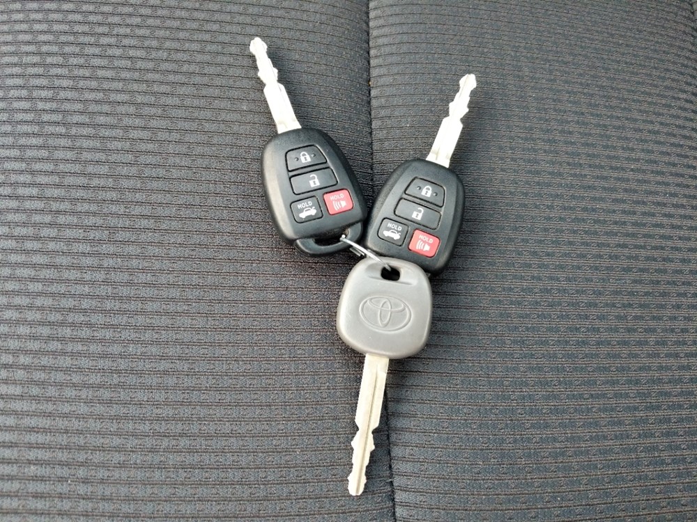 2017 Toyota Camry - Keys