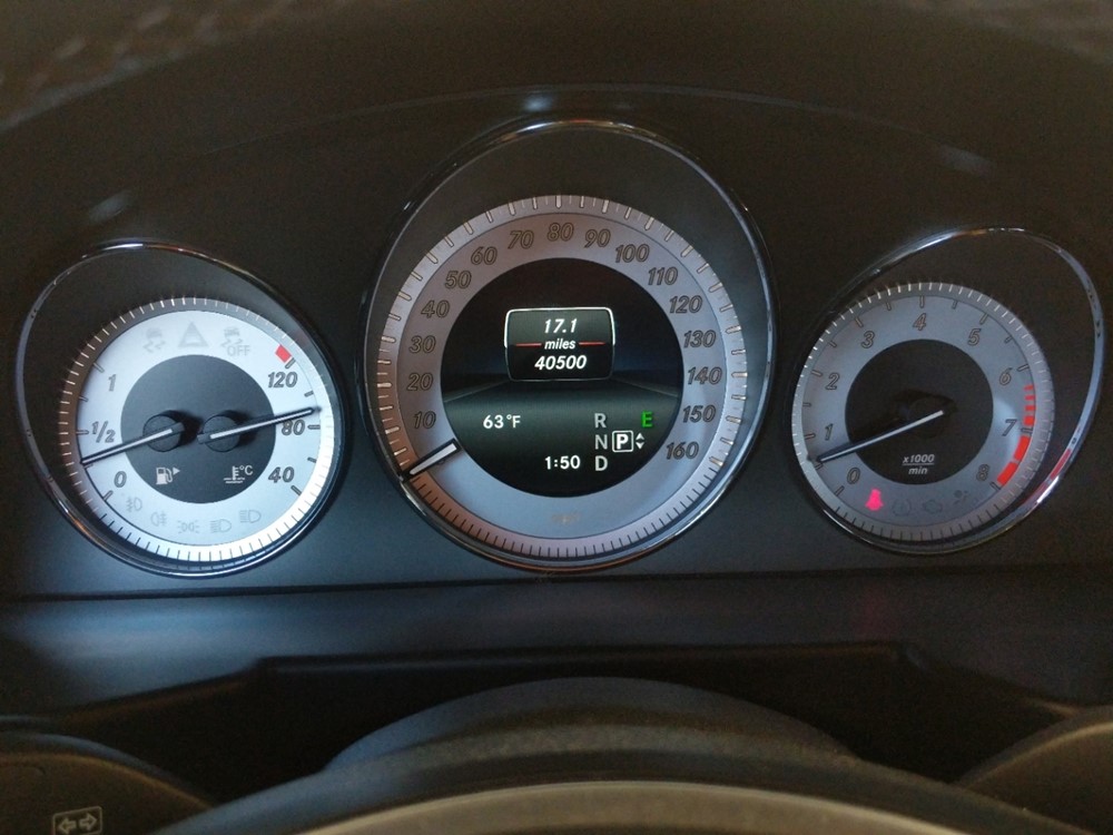 2015 Mercedes-Benz GLK350 - Odometer Close Up
