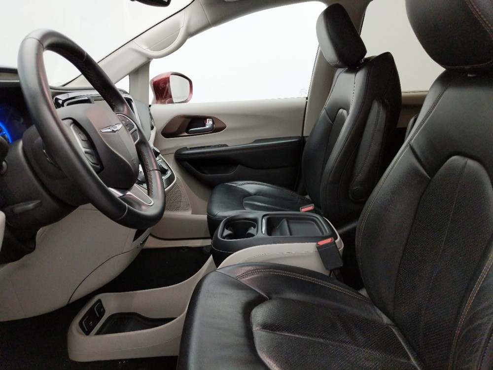 2018 Chrysler Pacifica - Driver Front Seat