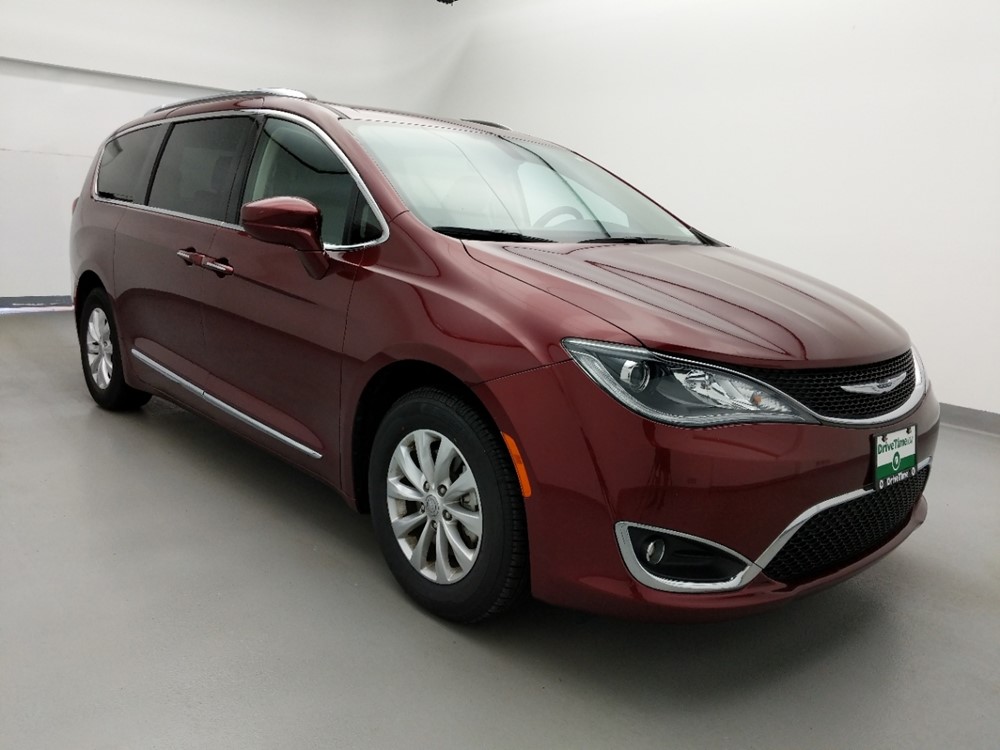 2018 Chrysler Pacifica - Passenger Front Side