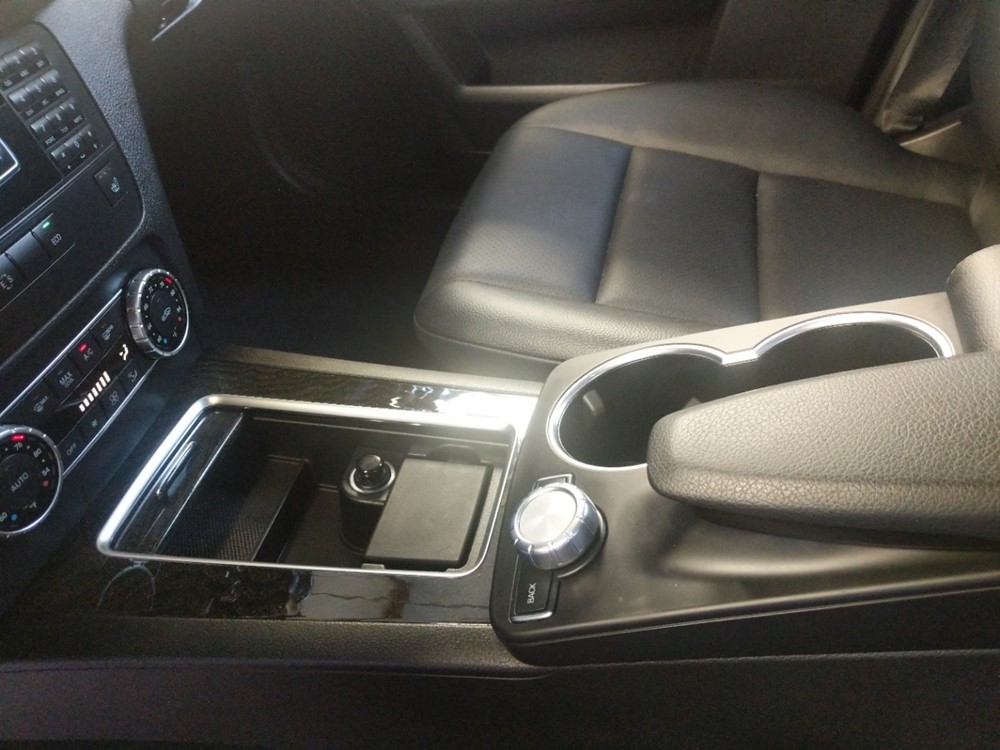 2015 Mercedes-Benz GLK350 - Center Console/Cup Holders