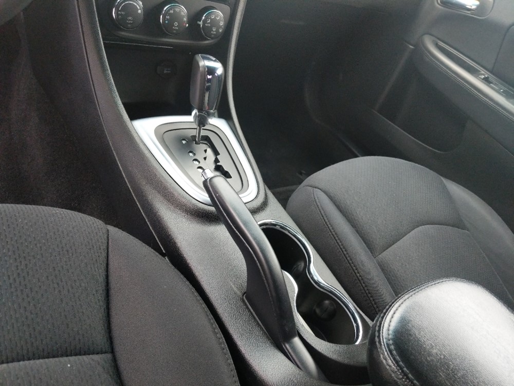 2013 Chrysler 200 - Center Console/Cup Holders