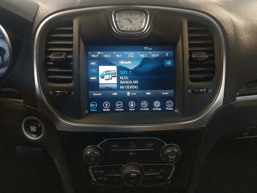 2018 Chrysler 300 - Stereo Package