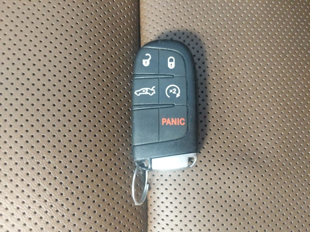 2018 Chrysler 300 - Keys