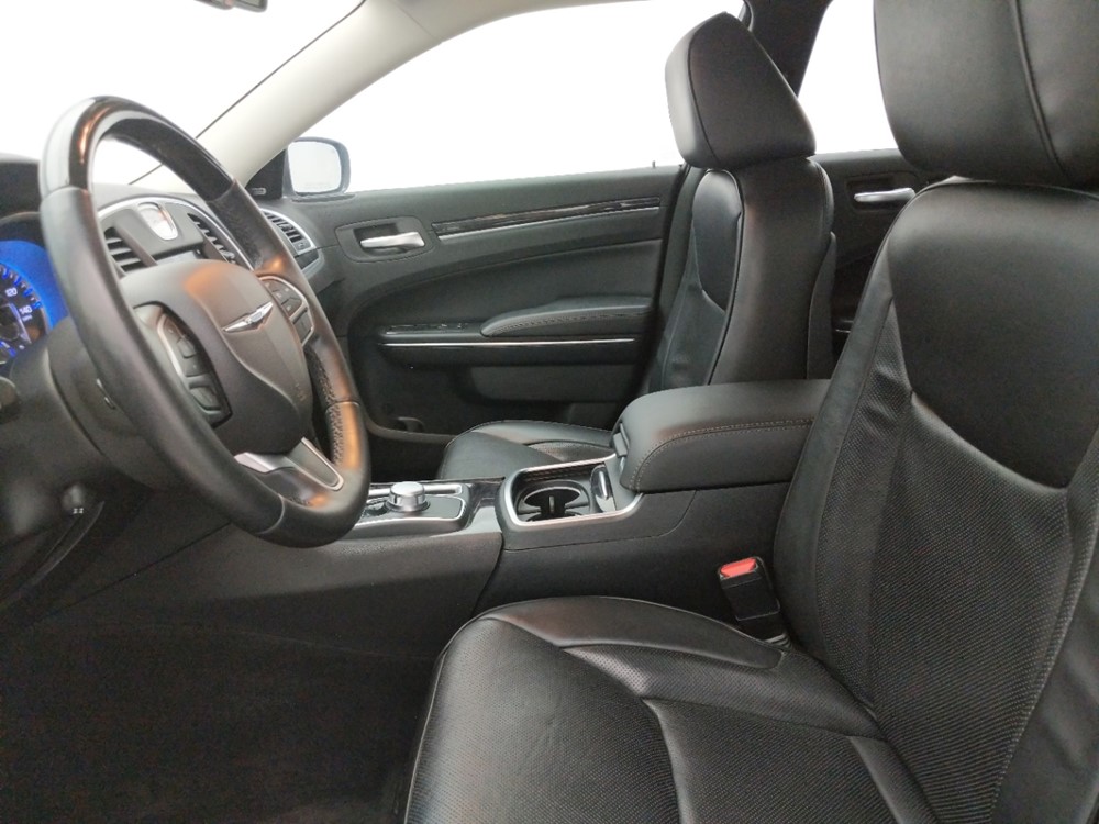 2018 Chrysler 300 - Driver Front Seat