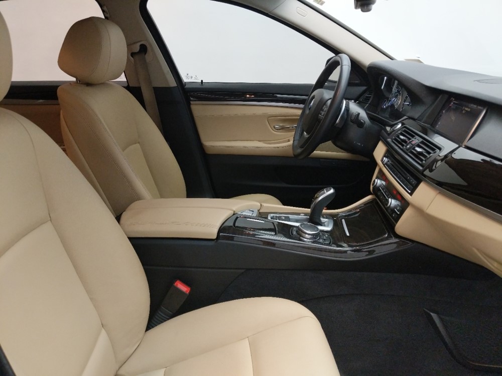 2016 BMW 528i - Passenger Front Seat