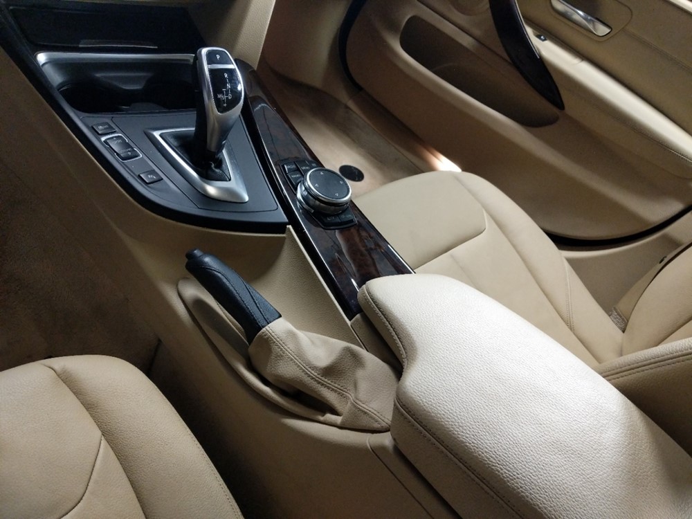 2015 BMW 428i - Center Console/Cup Holders