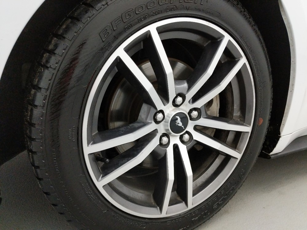 2016 Ford Mustang - Wheel