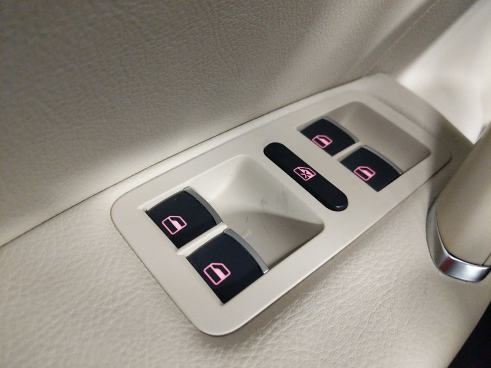 2016 Volkswagen Passat - Driver Power Windows/Lock Control