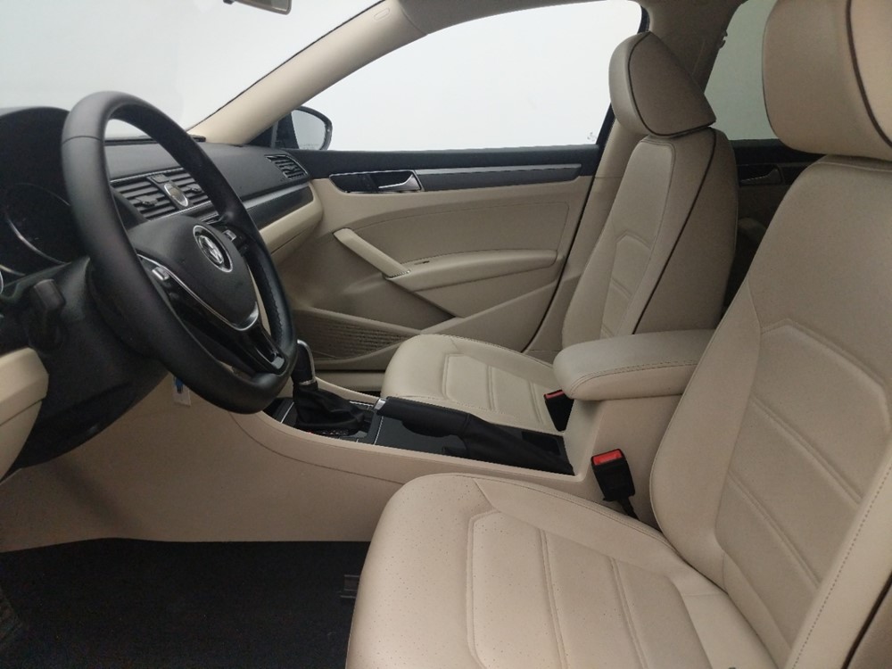 2016 Volkswagen Passat - Driver Front Seat