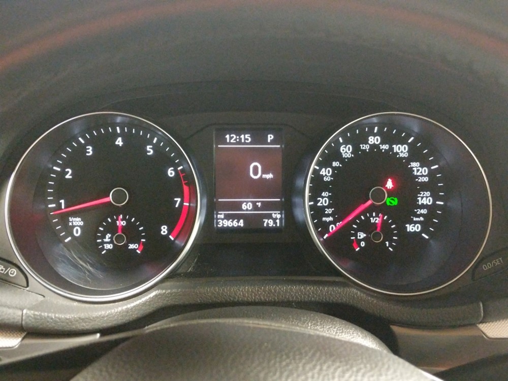 2016 Volkswagen Passat - Odometer Close Up