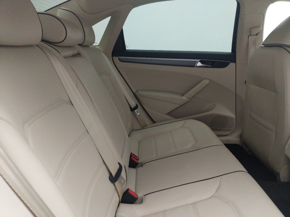 2016 Volkswagen Passat - Passenger Rear Seat