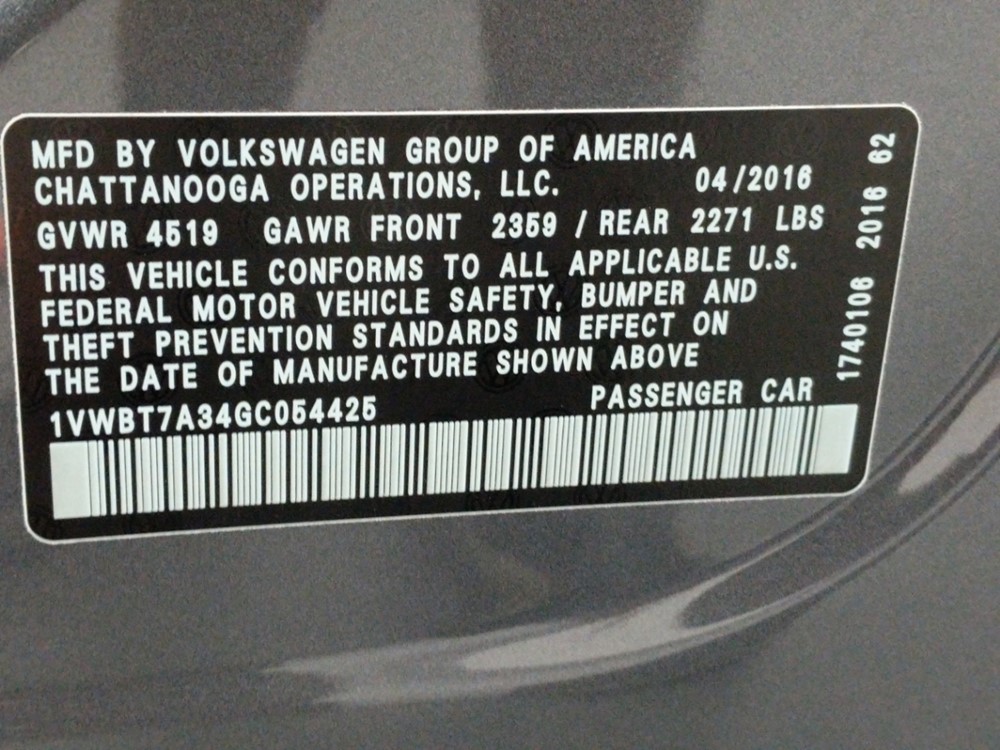 2016 Volkswagen Passat - VIN Plate