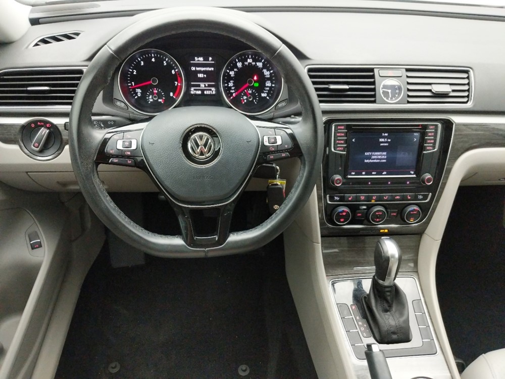 2016 Volkswagen Passat - Driver Dash