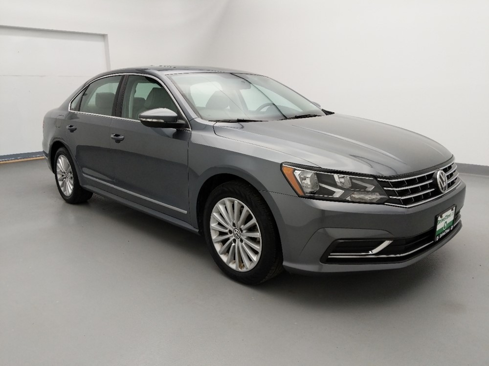 2016 Volkswagen Passat - Passenger Front Side