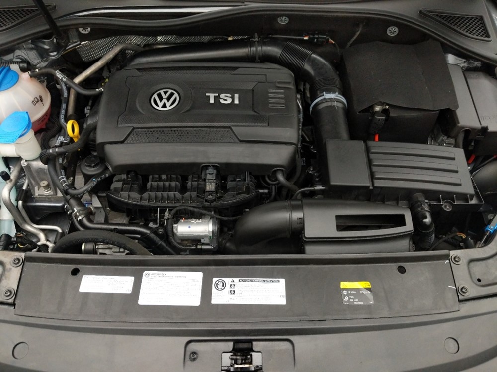 2016 Volkswagen Passat - Engine
