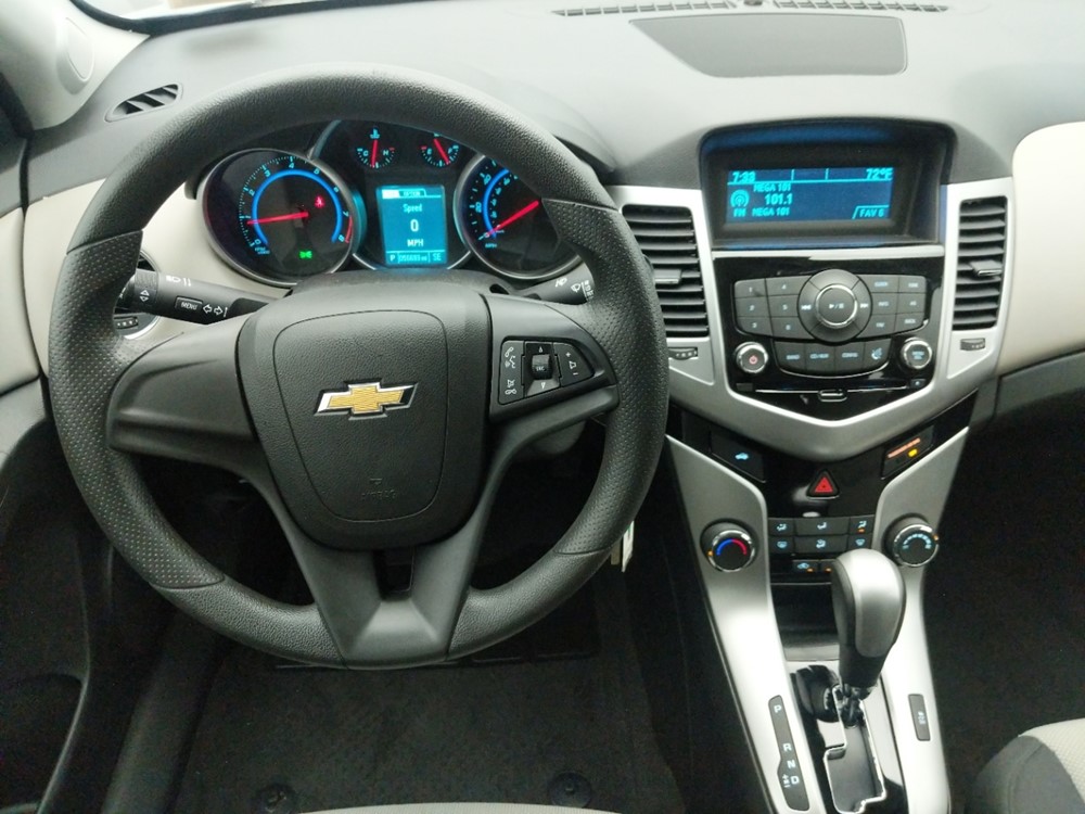 2015 Chevrolet Cruze - Driver Dash