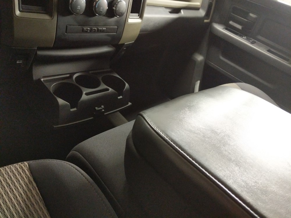 2011 Dodge Ram 1500 - Center Console/Cup Holders