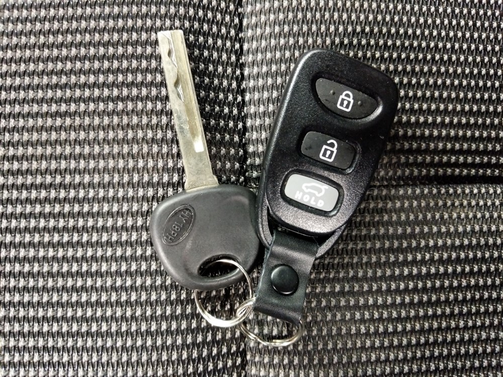 2013 Hyundai Veloster - Keys