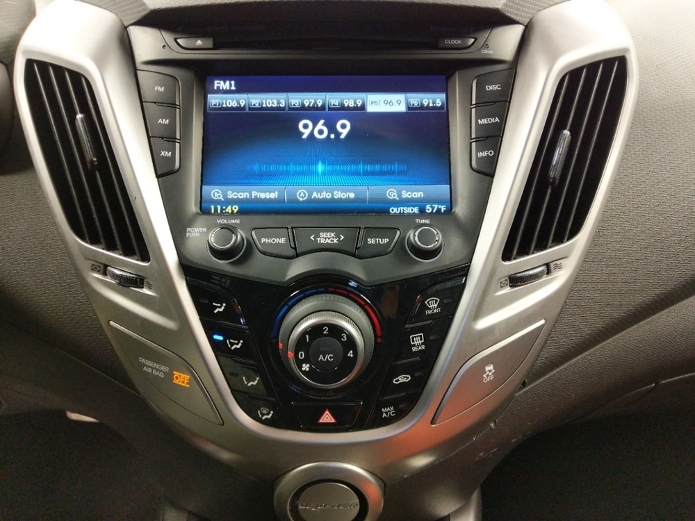 2013 Hyundai Veloster - Stereo Package