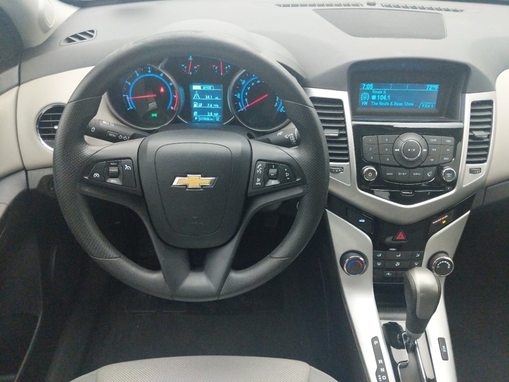 2015 Chevrolet Cruze - Driver Dash