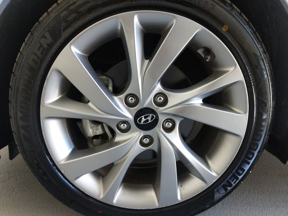 2016 Hyundai Veloster - Wheel
