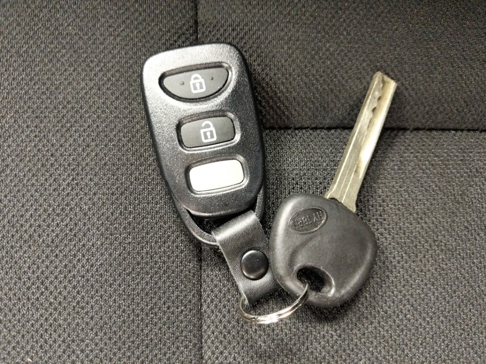 2016 Hyundai Veloster - Keys