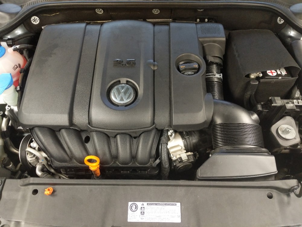 2012 Volkswagen Jetta - Engine