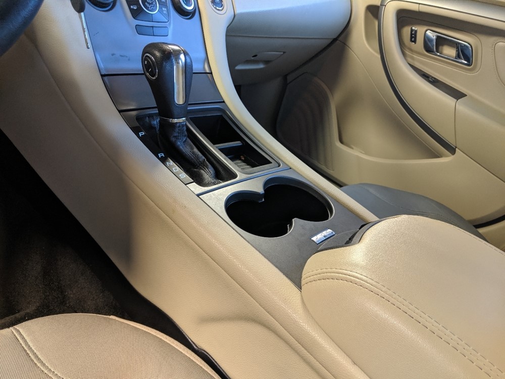 2015 Ford Taurus - Center Console/Cup Holders
