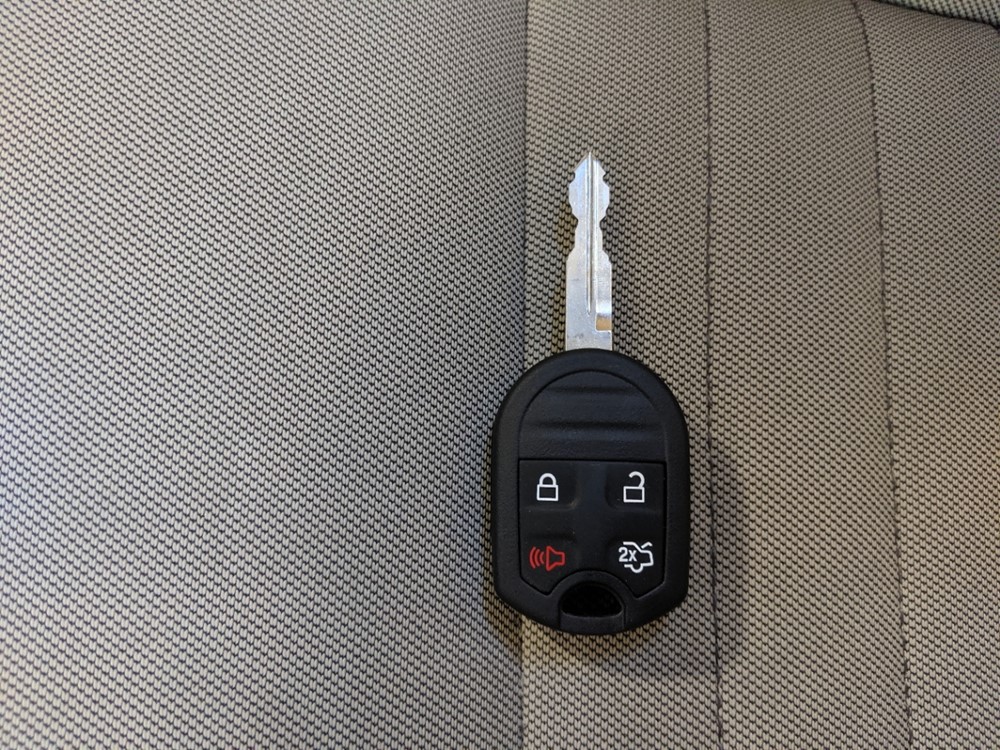 2015 Ford Taurus - Keys