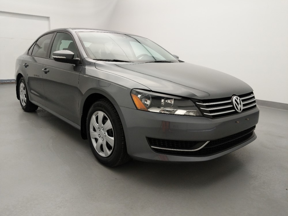 2015 Volkswagen Passat - Passenger Front Bumper