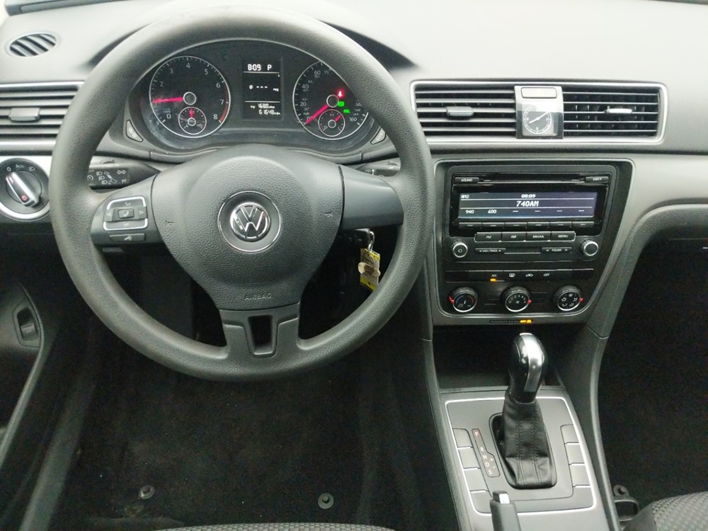 2015 Volkswagen Passat - Driver Dash