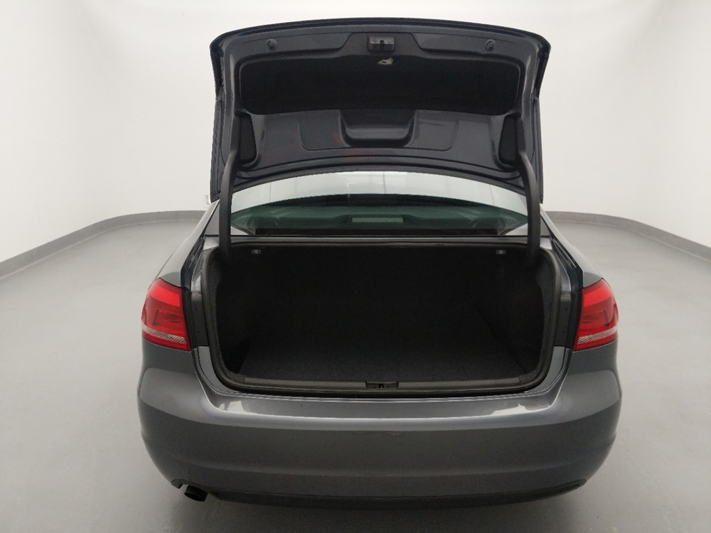 2015 Volkswagen Passat - Trunk