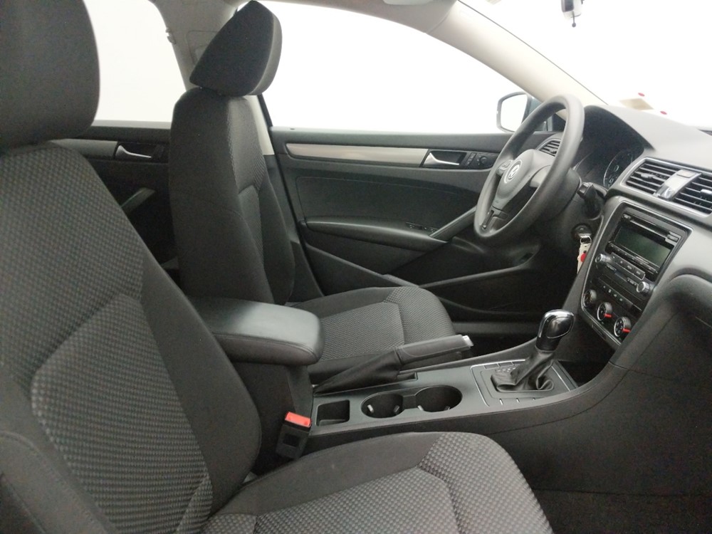2015 Volkswagen Passat - Passenger Front Seat