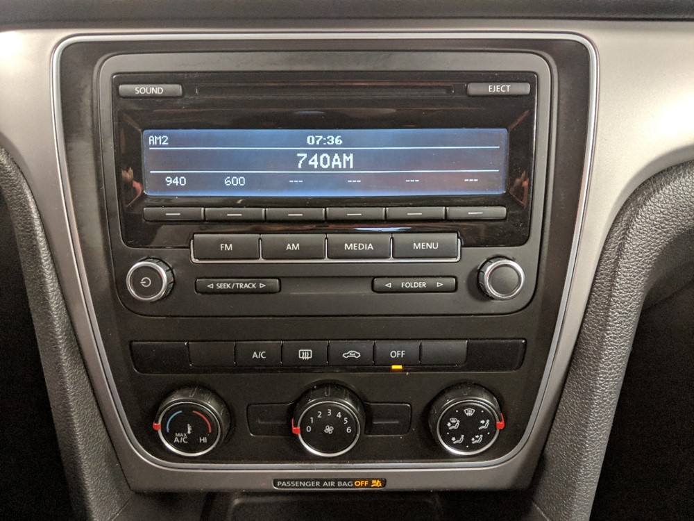 2015 Volkswagen Passat - Stereo Package