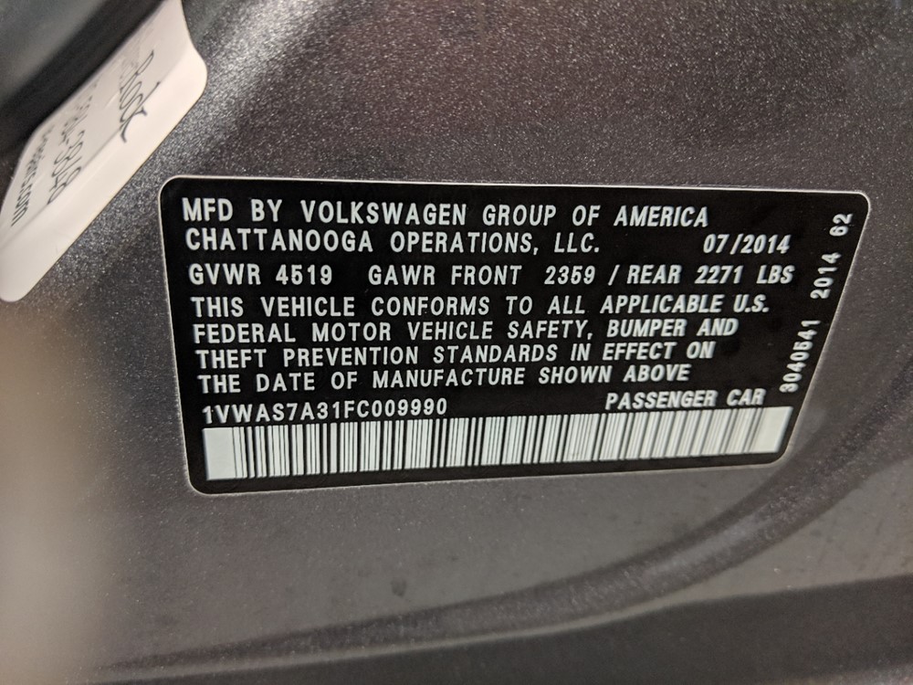2015 Volkswagen Passat - VIN Plate