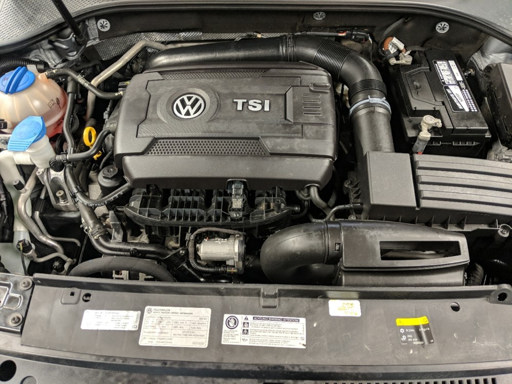 2015 Volkswagen Passat - Engine