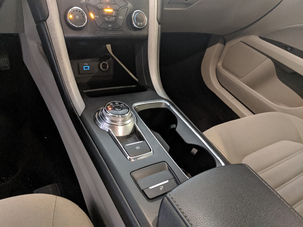 2017 Ford Fusion - Center Console/Cup Holders
