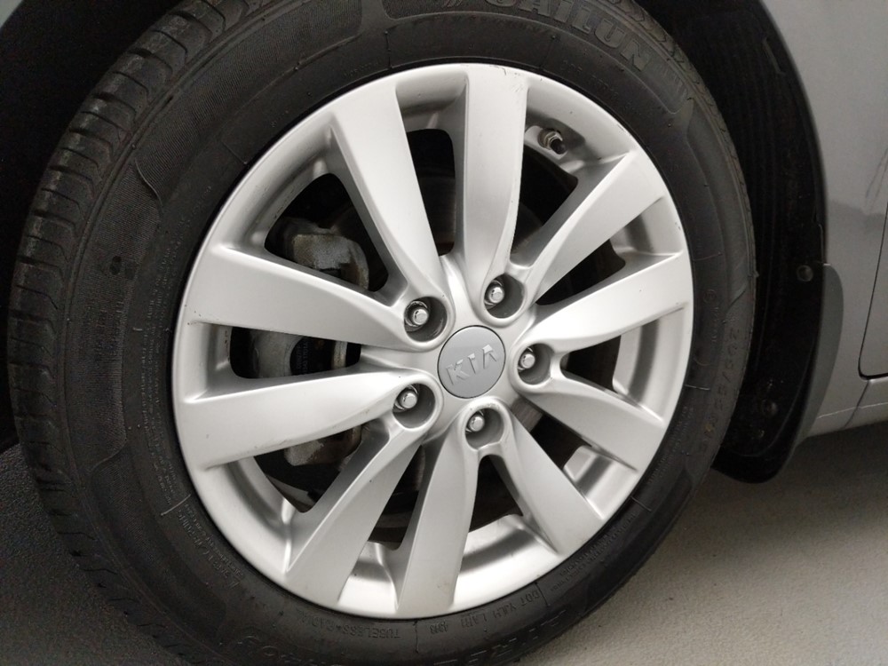 2015 Kia Forte - Wheel