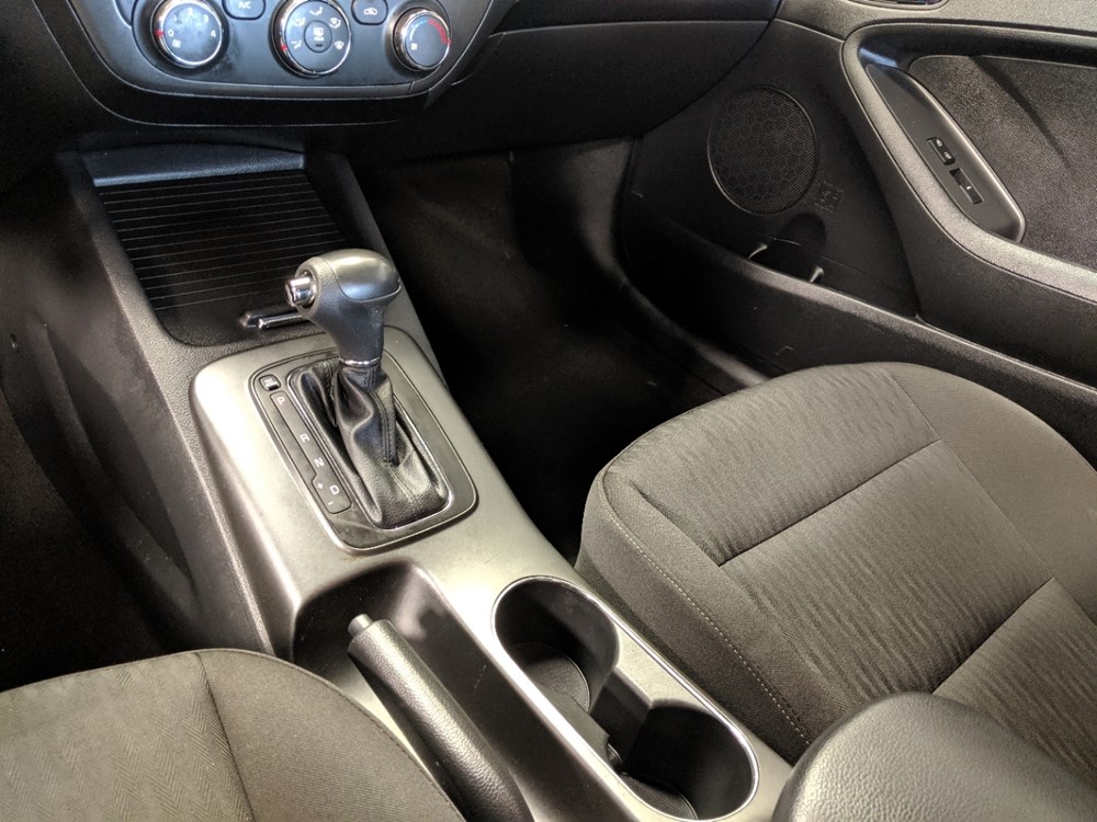 2016 Kia Forte - Center Console/Cup Holders