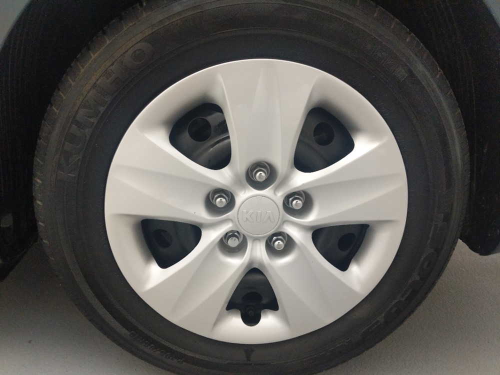 2016 Kia Forte - Wheel