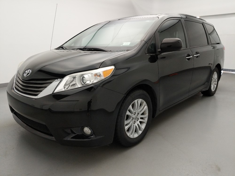 2013 Toyota Sienna - Driver Front Bumper