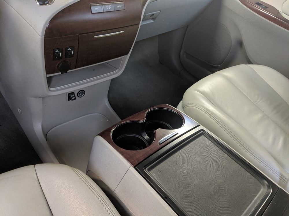 2013 Toyota Sienna - Center Console/Cup Holders
