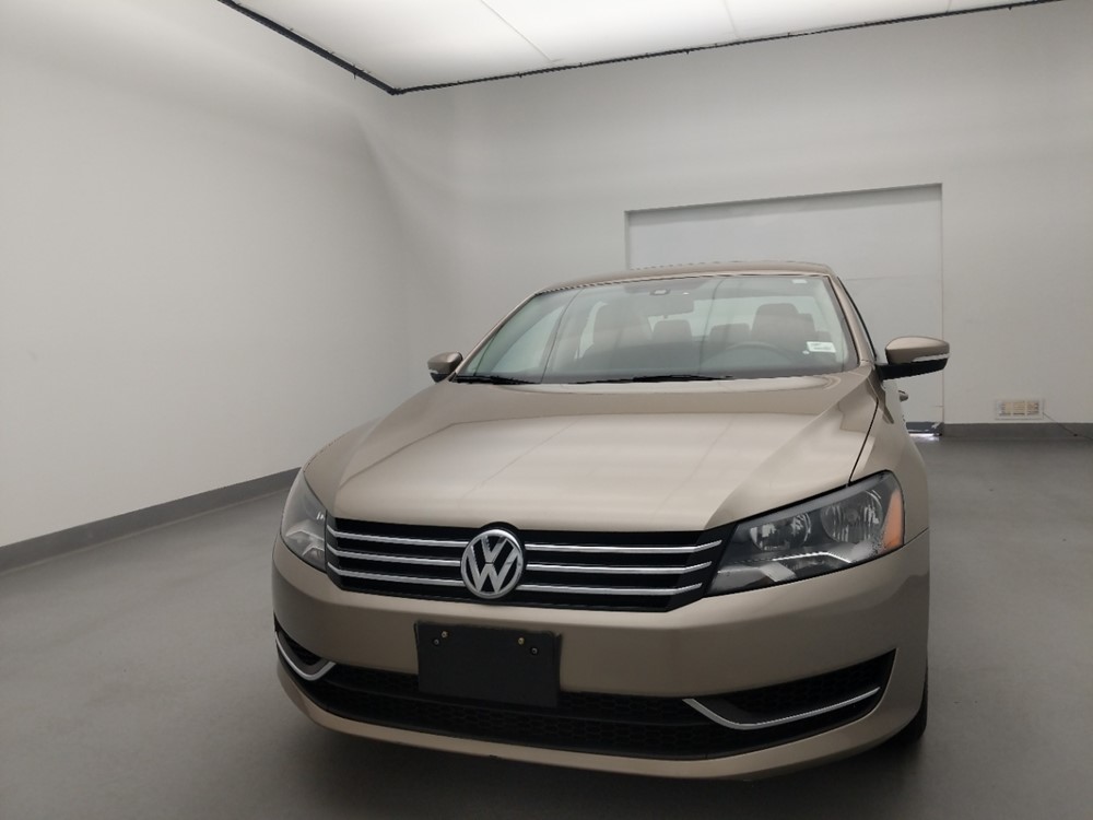 2015 Volkswagen Passat - Driver Front Hood
