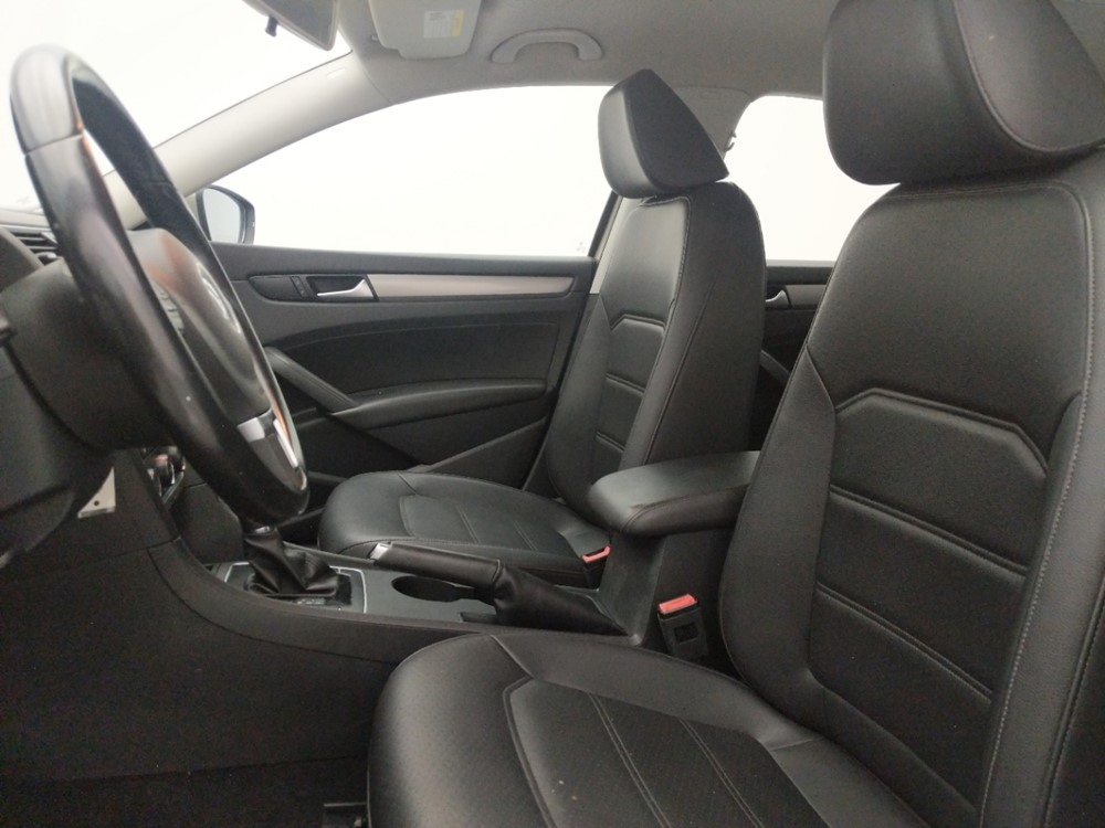2015 Volkswagen Passat - Driver Front Seat